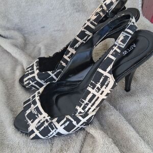 Apt. 9 Black & Cream Slingback Peep-Toe Heels